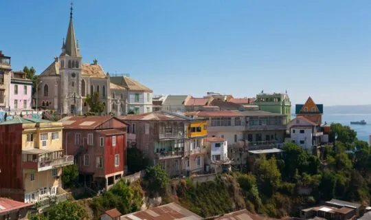 valpo-in-chile-featuring-hillside-neighborhood