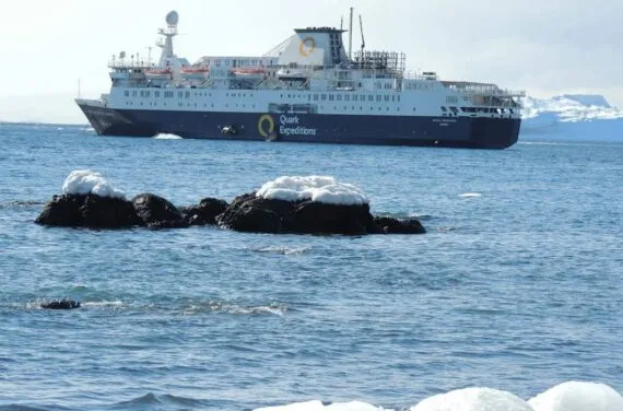 Ship crossing drake passage