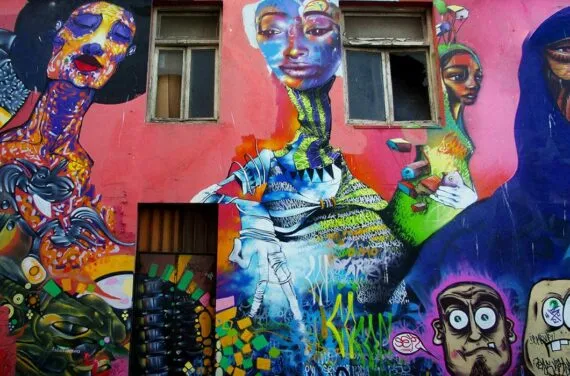 street mural art in valpo chile