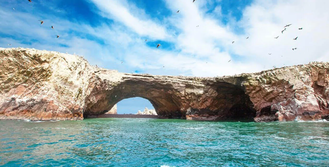 off the western coast of peru is paracas