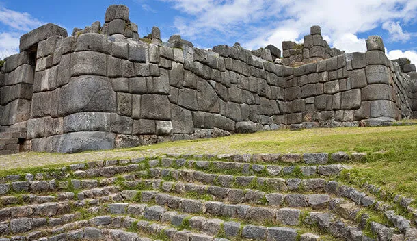 sacsahuayaman ruins in peru